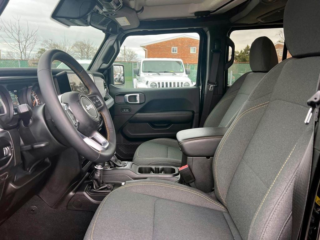 2025 Jeep Wrangler 4-Door Sahara 4x4