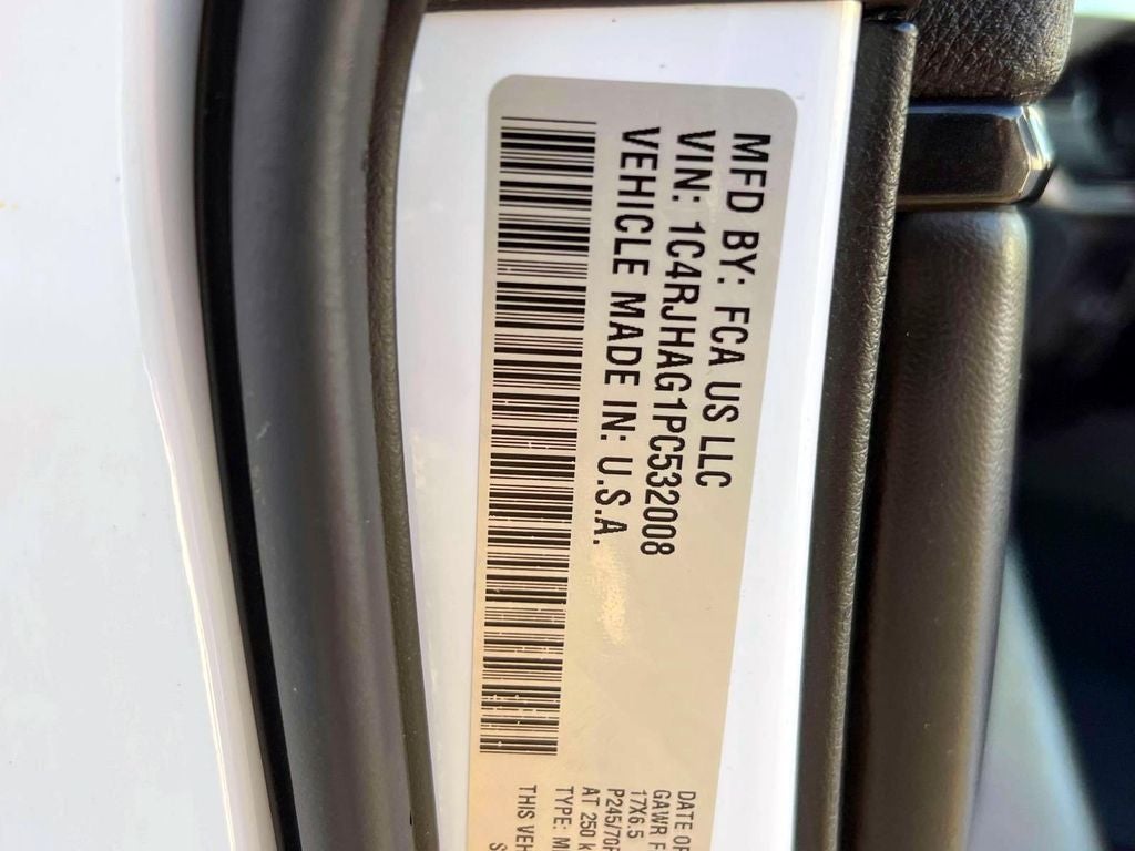 2023 Jeep Grand Cherokee Laredo 4x4