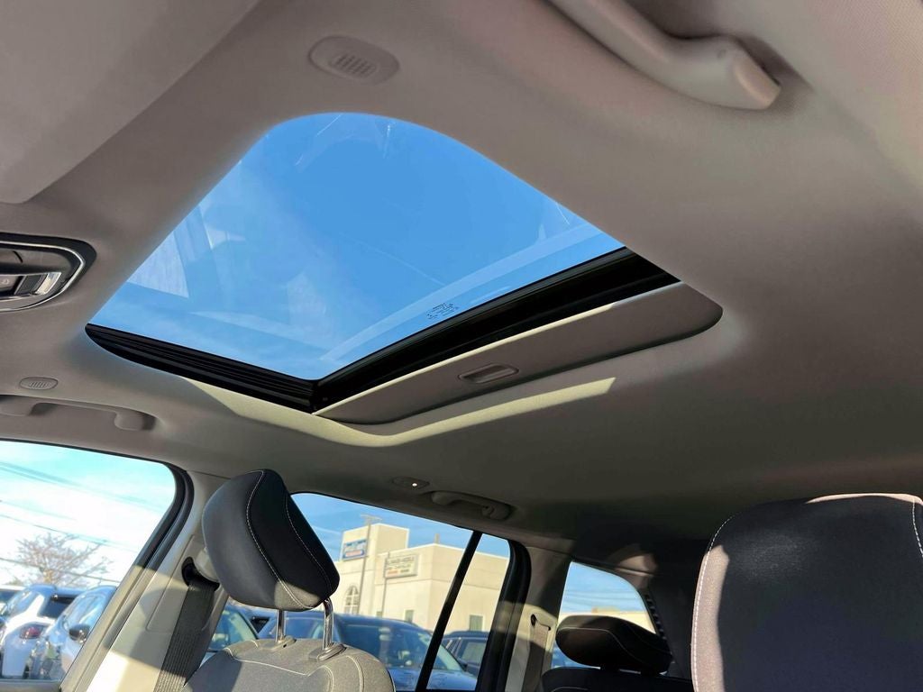 2023 Jeep Grand Cherokee Laredo 4x4