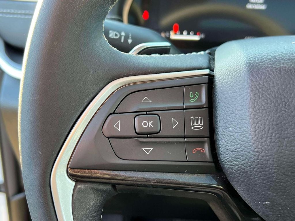 2023 Jeep Grand Cherokee Laredo 4x4