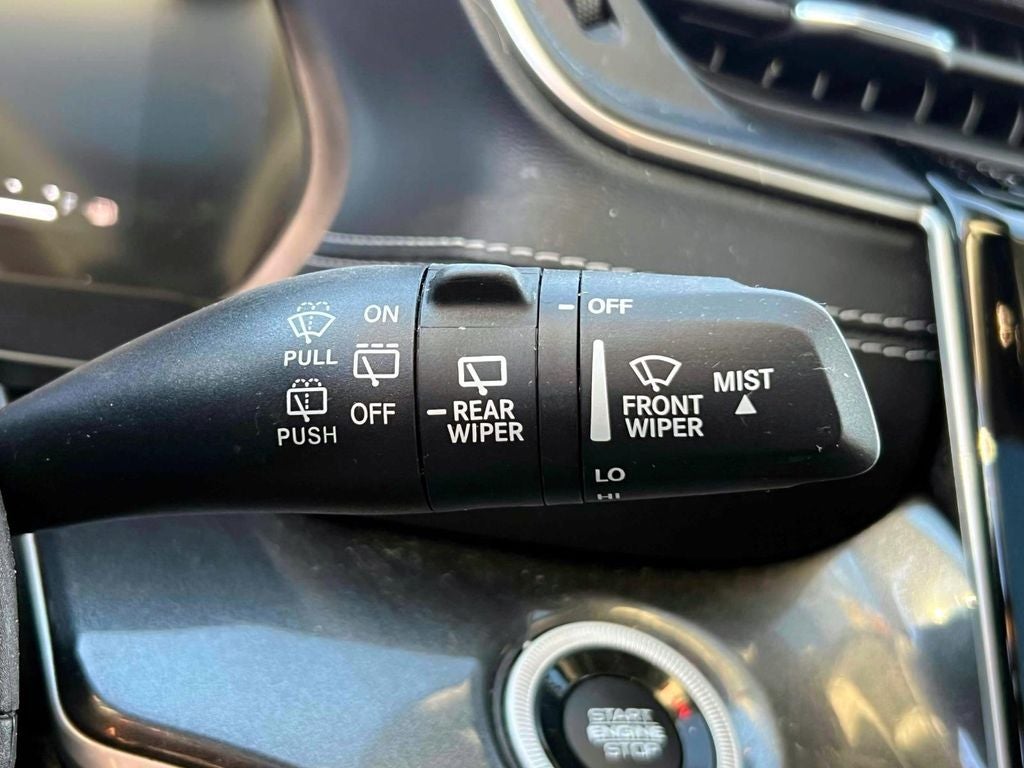 2023 Jeep Grand Cherokee Laredo 4x4