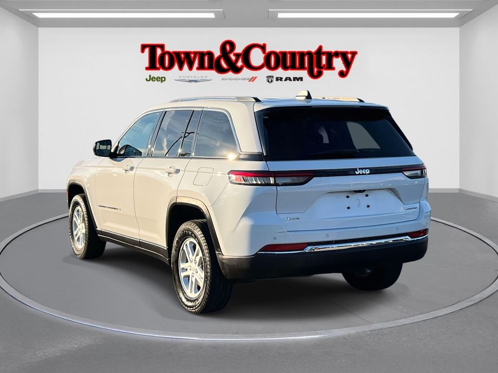 2023 Jeep Grand Cherokee Laredo 4x4