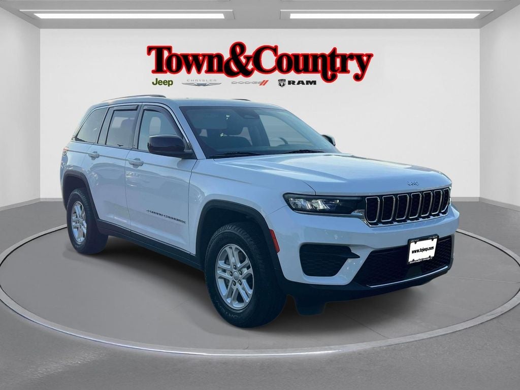 2023 Jeep Grand Cherokee Laredo 4x4