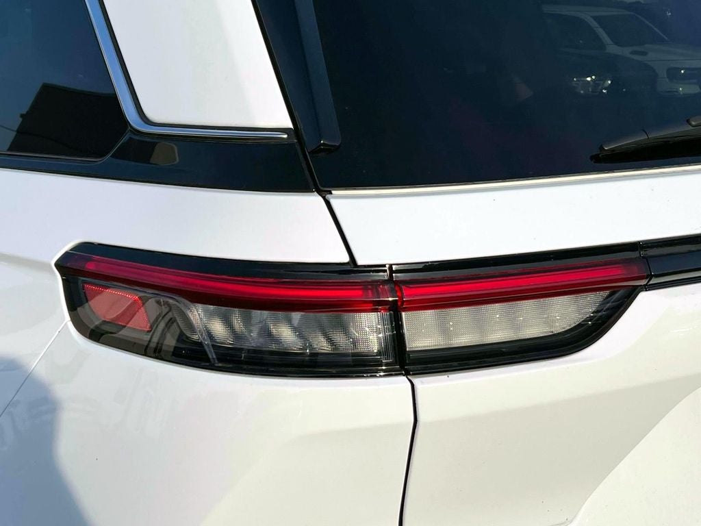 2023 Jeep Grand Cherokee Laredo 4x4
