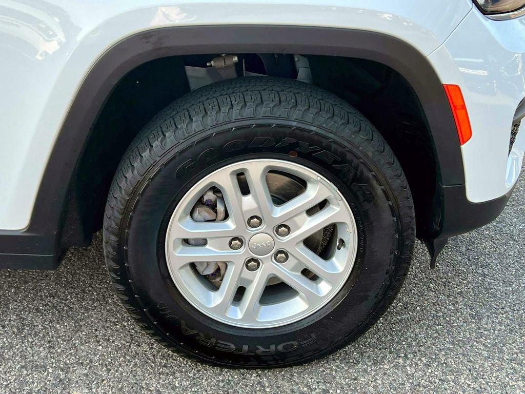 2023 Jeep Grand Cherokee Laredo 4x4