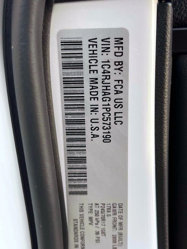2023 Jeep Grand Cherokee Laredo 4x4
