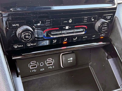 2023 Jeep Grand Cherokee Laredo 4x4