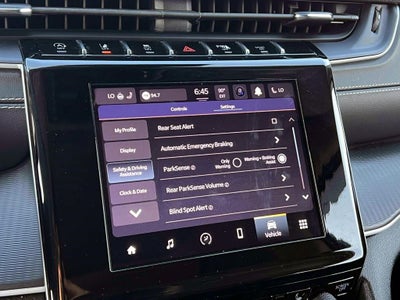 2023 Jeep Grand Cherokee Laredo 4x4