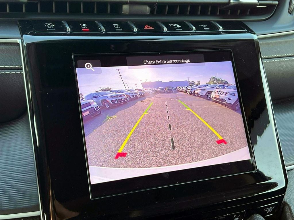 2023 Jeep Grand Cherokee Laredo 4x4