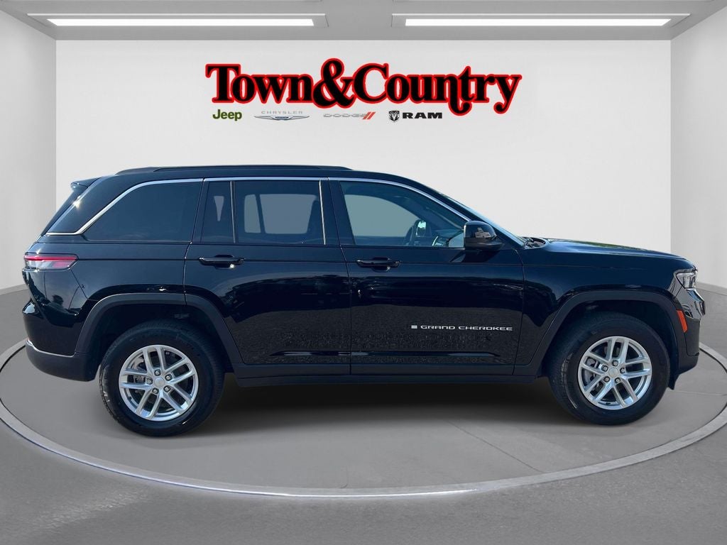 2024 Jeep Grand Cherokee Laredo X 4x4