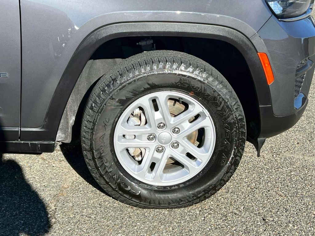 2023 Jeep Grand Cherokee Laredo 4x4