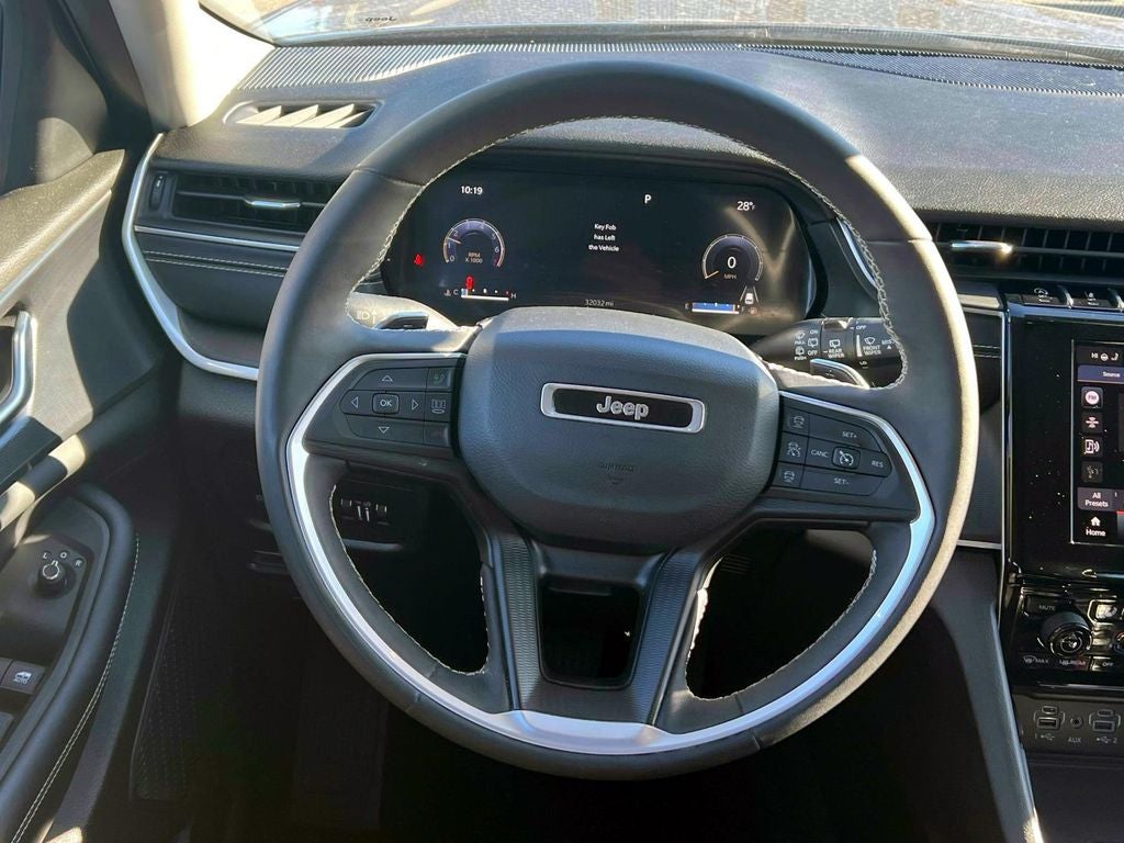 2023 Jeep Grand Cherokee Laredo 4x4