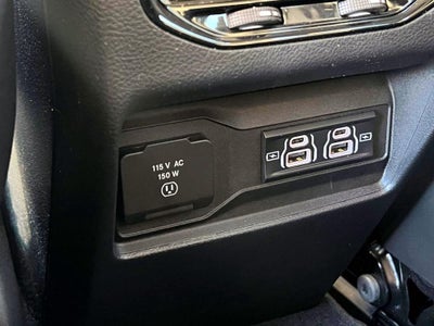 2023 Jeep Grand Cherokee Laredo 4x4