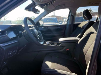 2023 Jeep Grand Cherokee Laredo 4x4