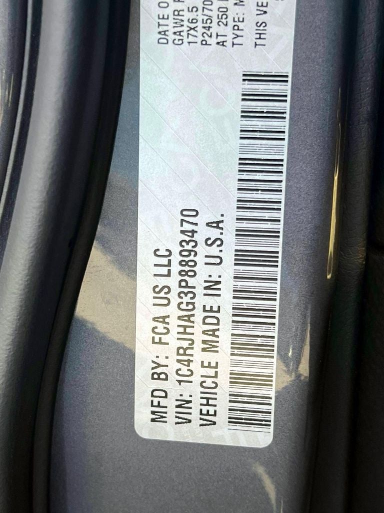 2023 Jeep Grand Cherokee Laredo 4x4