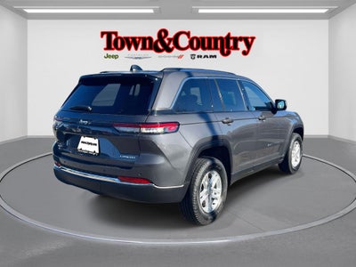 2023 Jeep Grand Cherokee Laredo 4x4