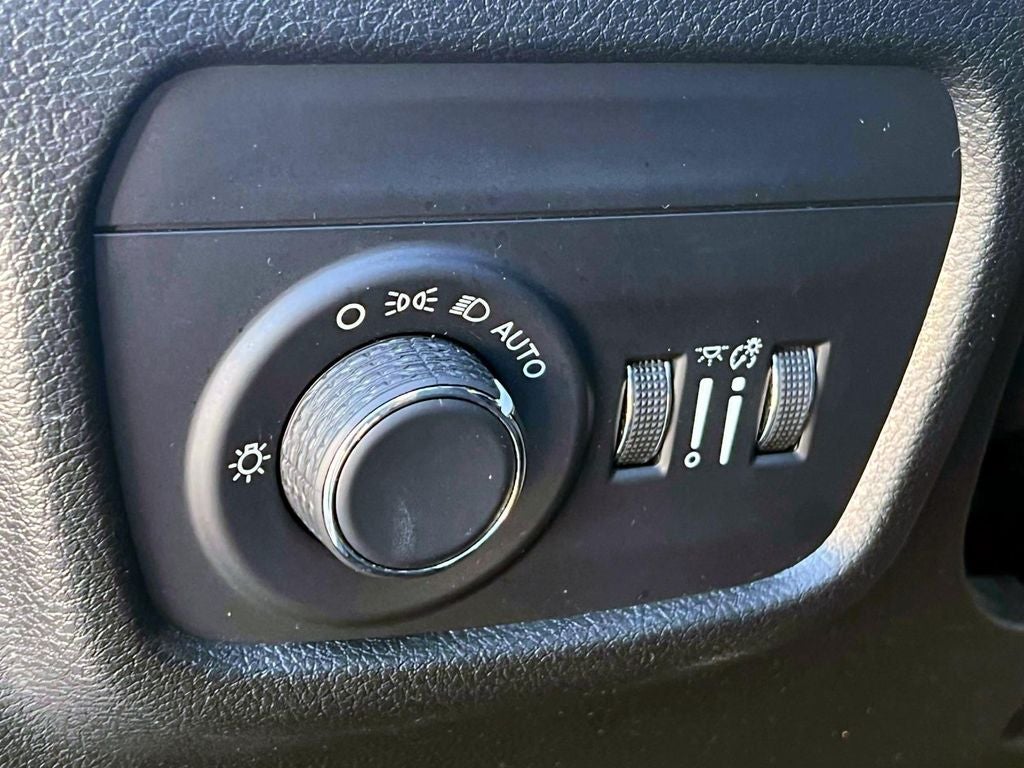 2025 Jeep Grand Cherokee Laredo 4x4