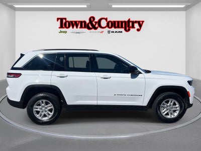2025 Jeep Grand Cherokee Laredo 4x4