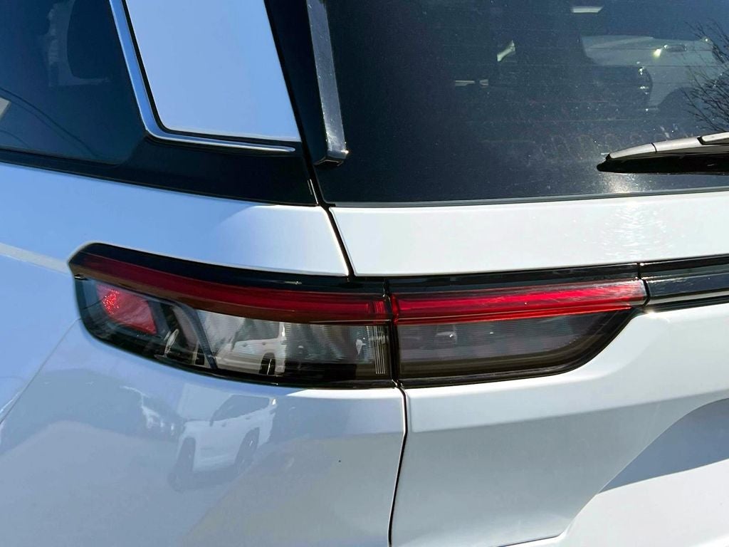 2025 Jeep Grand Cherokee Laredo 4x4
