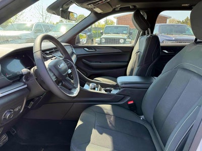 2025 Jeep Grand Cherokee Laredo X 4x4