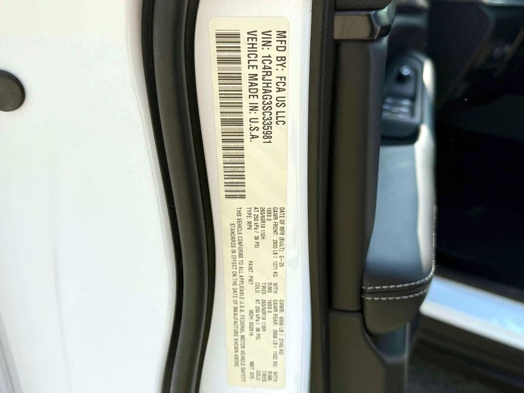 2025 Jeep Grand Cherokee Laredo X 4x4