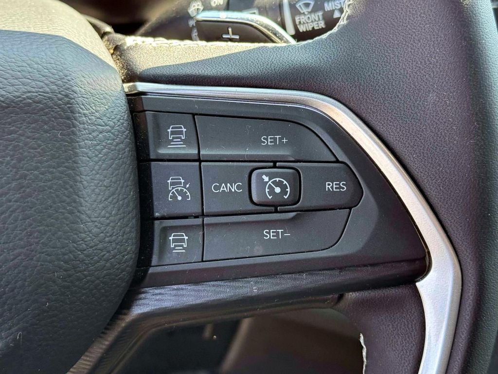 2025 Jeep Grand Cherokee Laredo X 4x4