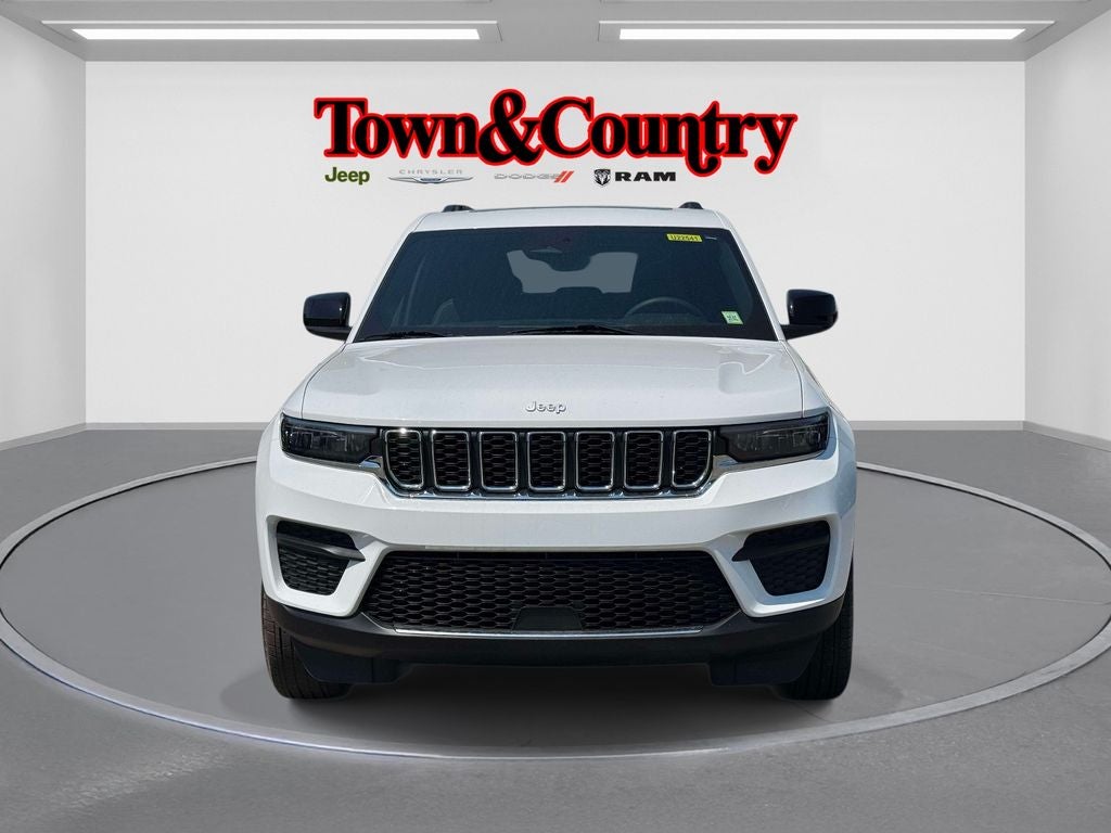 2025 Jeep Grand Cherokee Laredo X 4x4