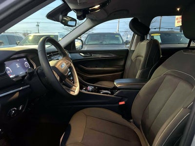 2023 Jeep Grand Cherokee Laredo 4x4