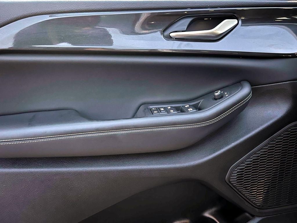 2023 Jeep Grand Cherokee Laredo 4x4