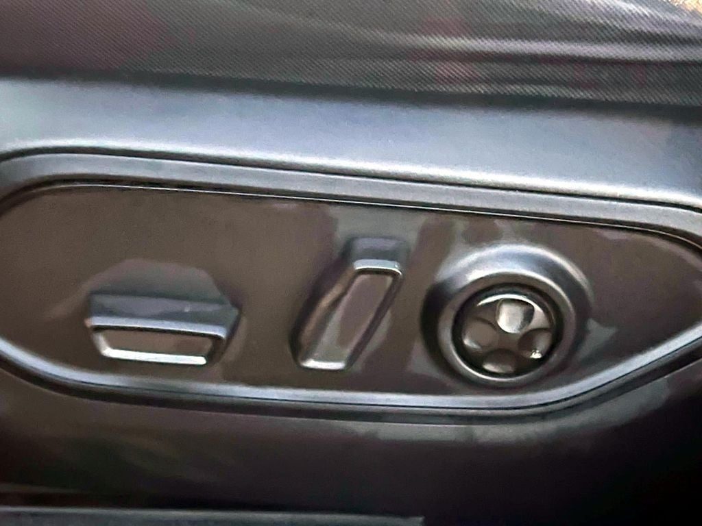 2023 Jeep Grand Cherokee Laredo 4x4