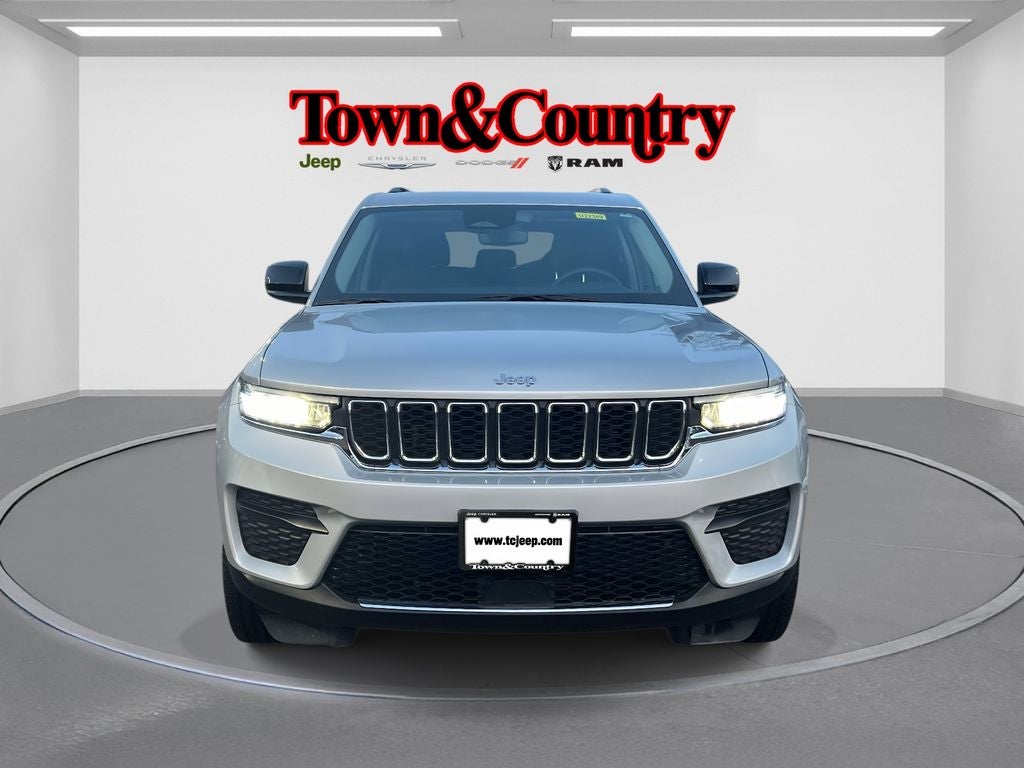 2023 Jeep Grand Cherokee Laredo 4x4