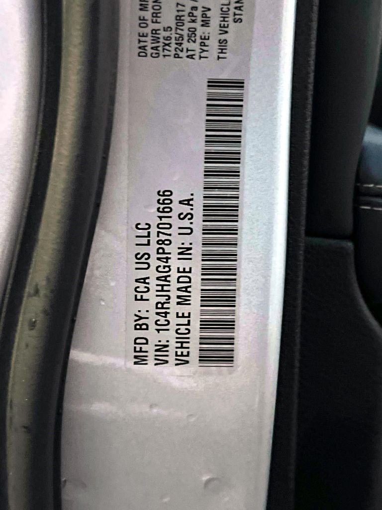 2023 Jeep Grand Cherokee Laredo 4x4