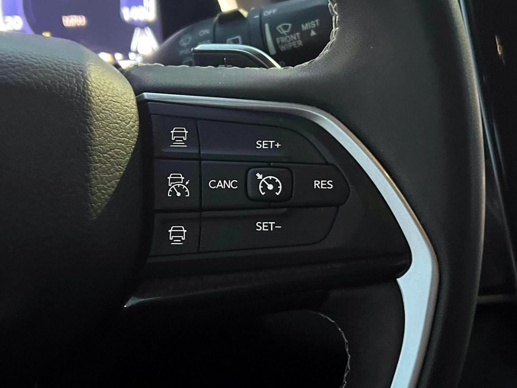 2023 Jeep Grand Cherokee Laredo 4x4