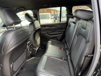 2025 Jeep Grand Cherokee Altitude 4x4