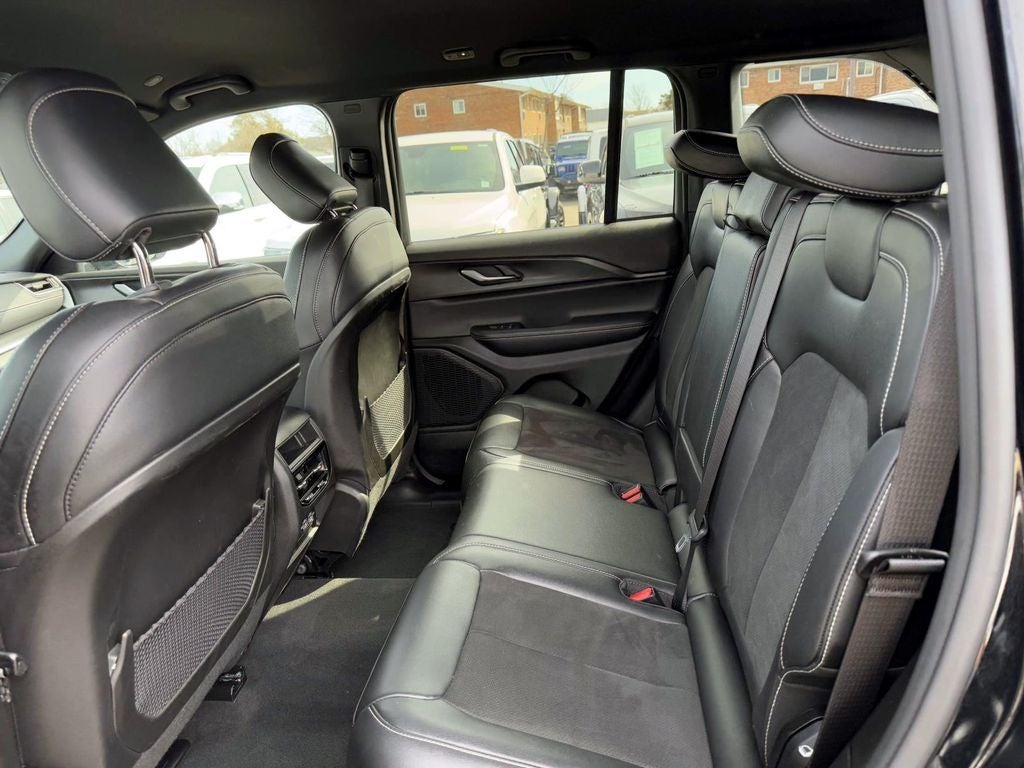 2025 Jeep Grand Cherokee Altitude 4x4