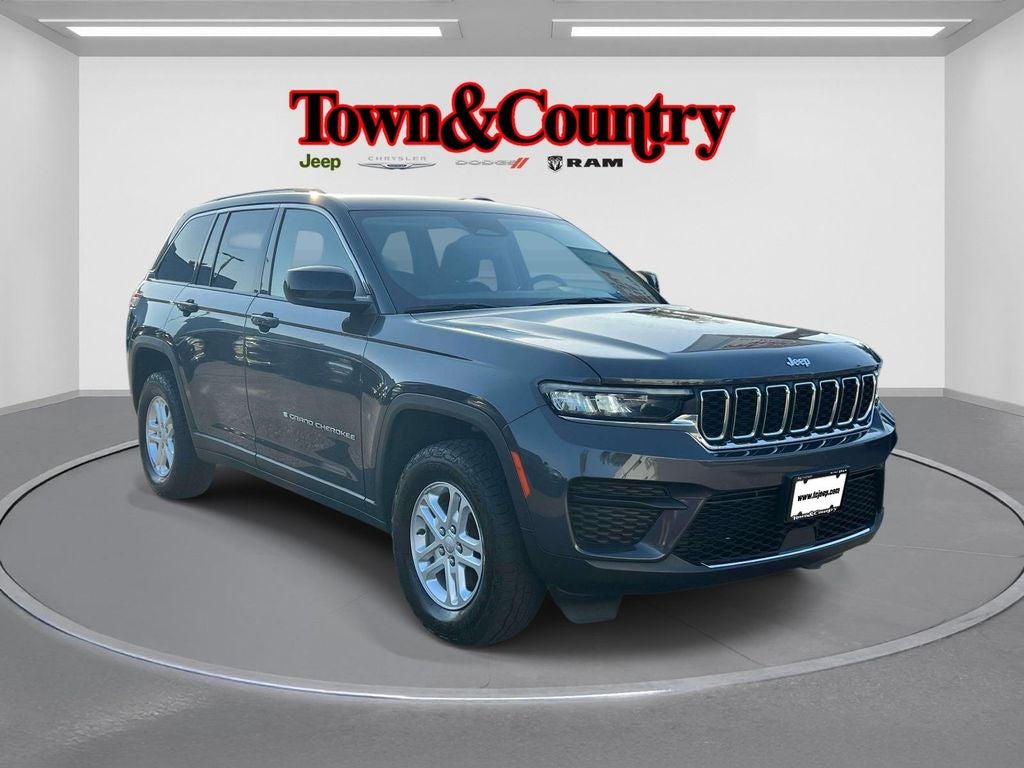 2023 Jeep Grand Cherokee Laredo 4x4
