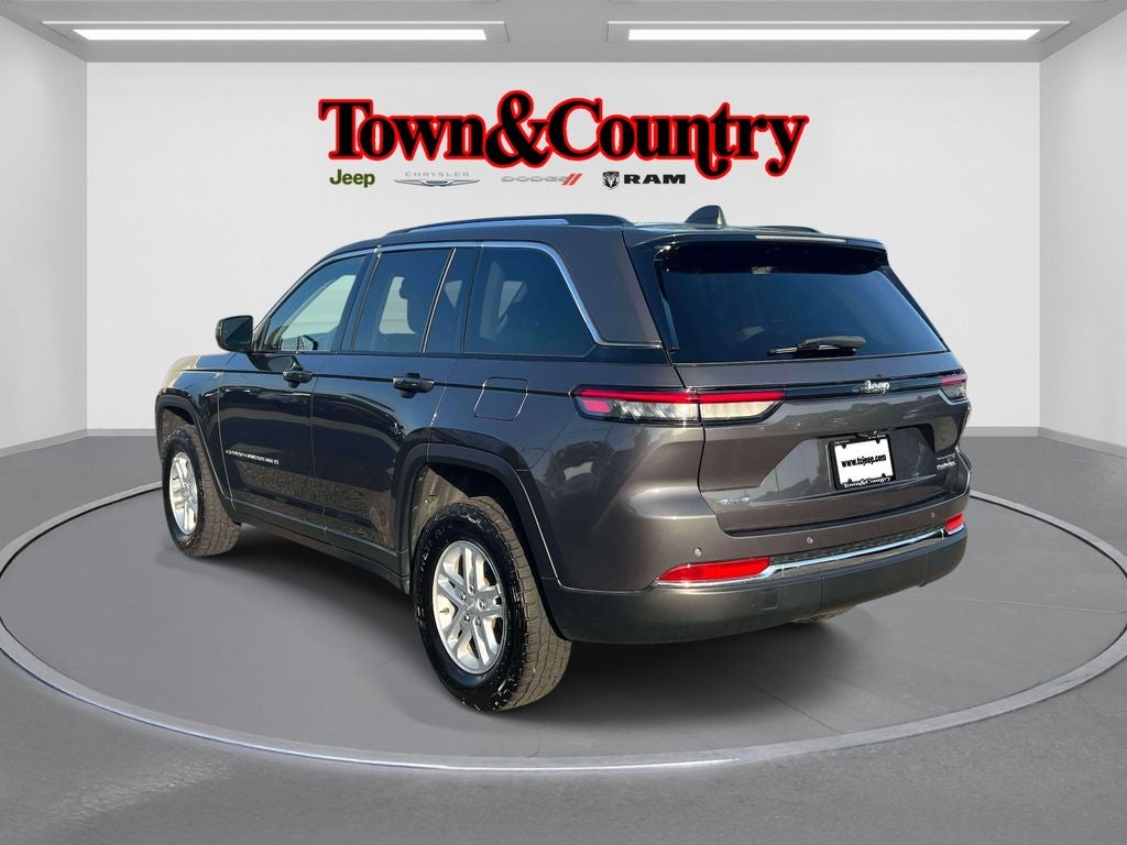 2023 Jeep Grand Cherokee Laredo 4x4