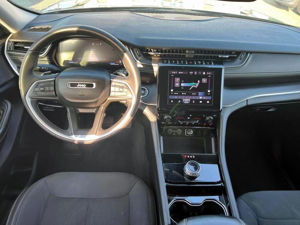 2023 Jeep Grand Cherokee Laredo 4x4