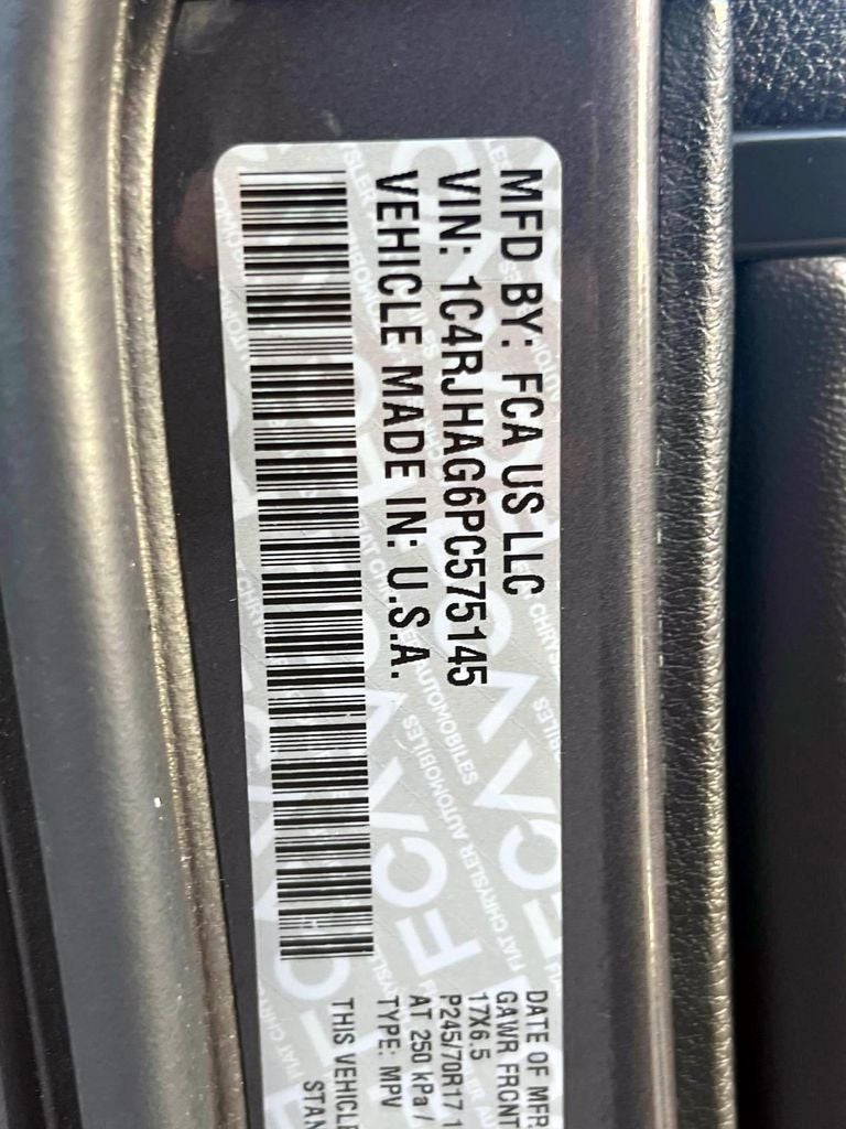 2023 Jeep Grand Cherokee Laredo 4x4