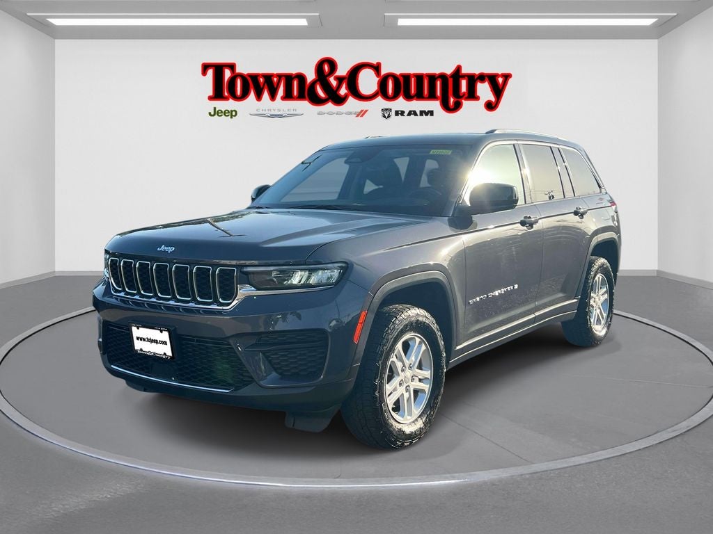 2023 Jeep Grand Cherokee Laredo 4x4