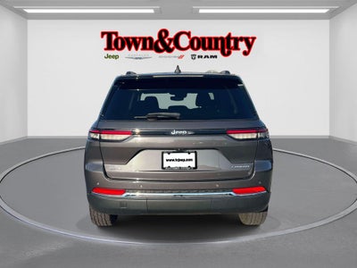 2023 Jeep Grand Cherokee Laredo 4x4