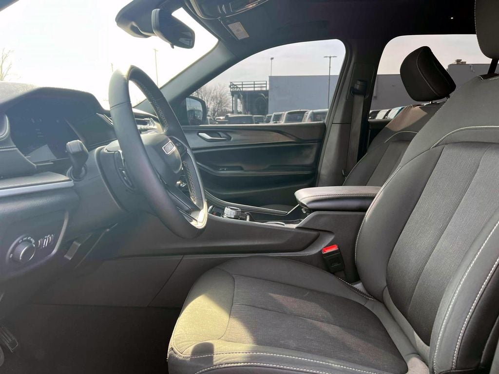 2024 Jeep Grand Cherokee Laredo X 4x4