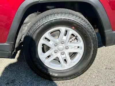 2023 Jeep Grand Cherokee Laredo 4x4