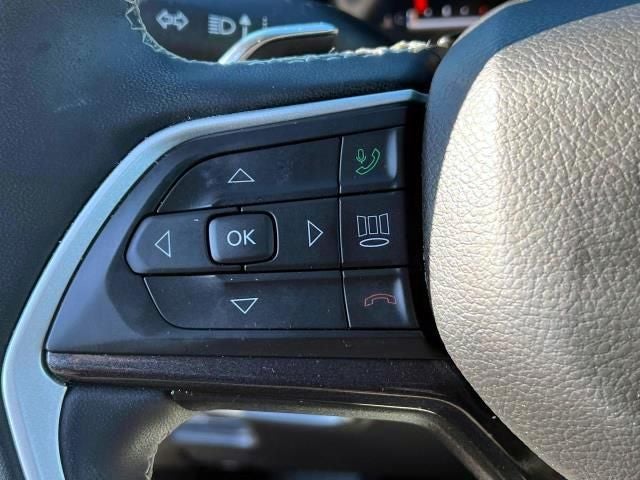 2023 Jeep Grand Cherokee Laredo 4x4