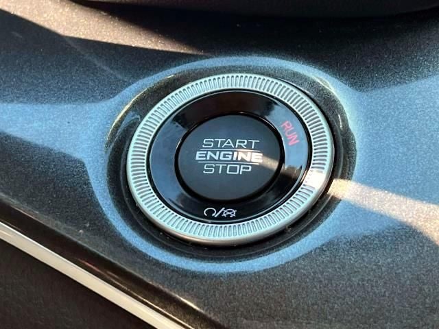 2023 Jeep Grand Cherokee Laredo 4x4