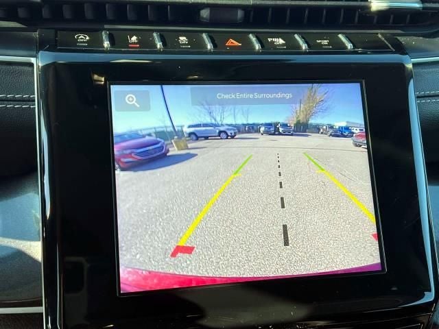 2023 Jeep Grand Cherokee Laredo 4x4