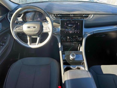 2023 Jeep Grand Cherokee Laredo 4x4