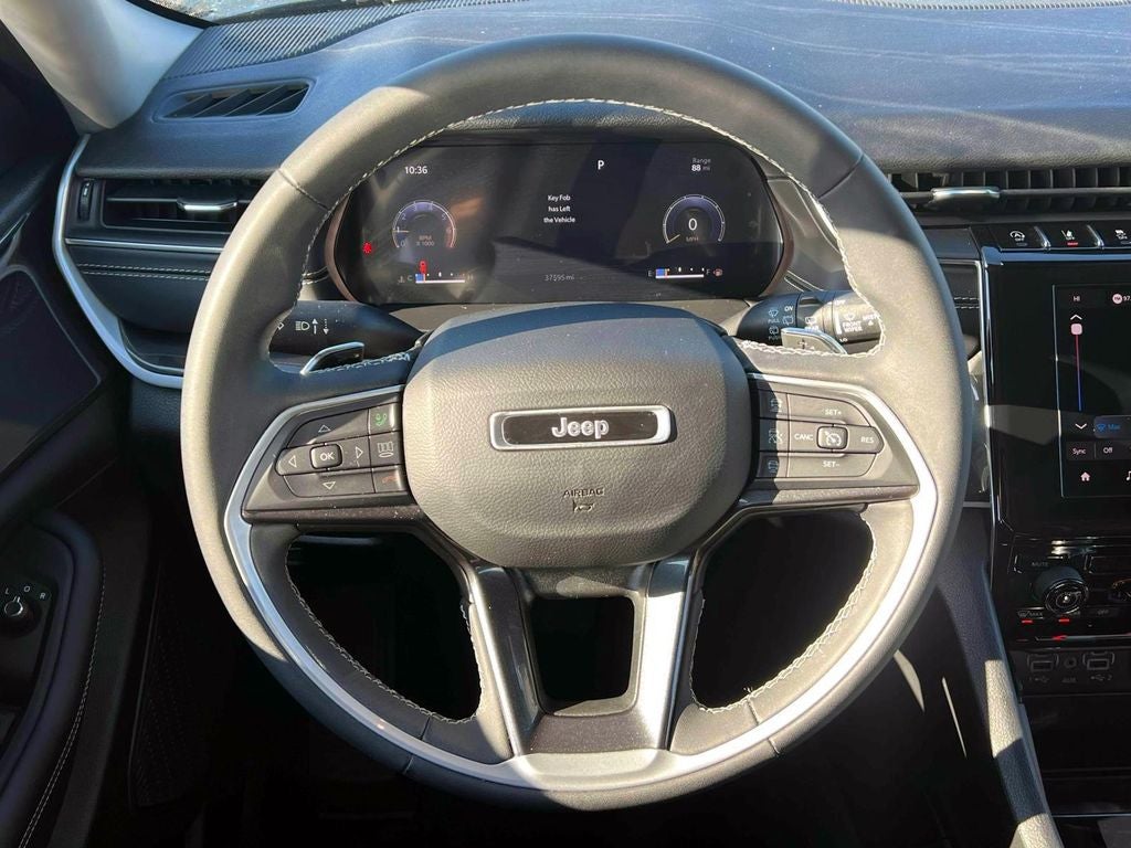 2023 Jeep Grand Cherokee Laredo 4x4