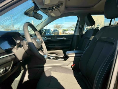 2023 Jeep Grand Cherokee Laredo 4x4