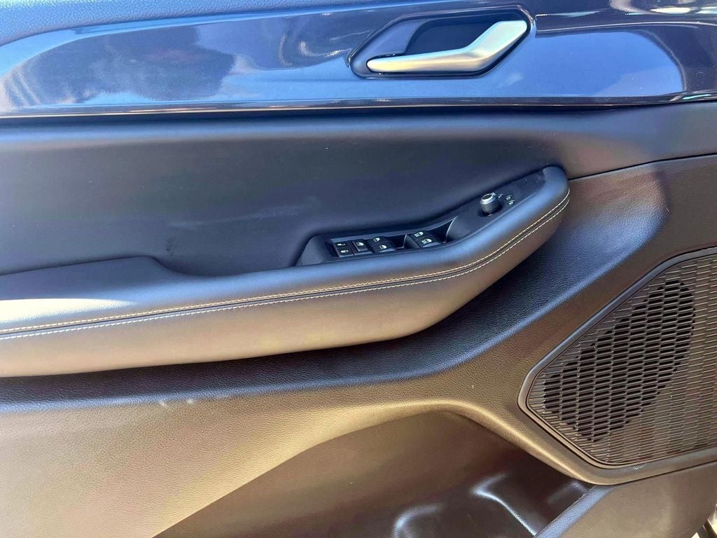 2023 Jeep Grand Cherokee Laredo 4x4